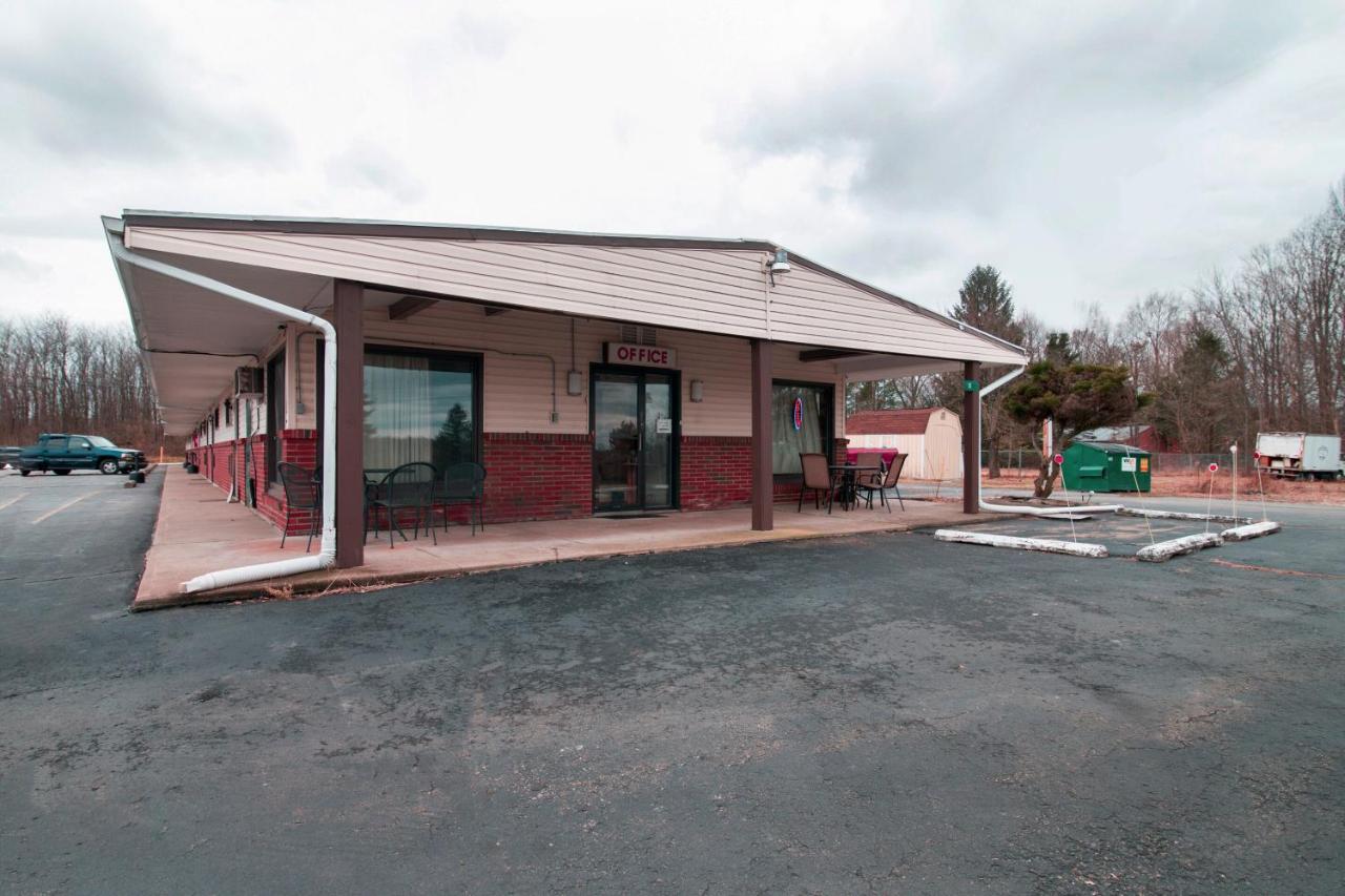 Oyo Hotel Dalton Pa I-81 Craig Exterior foto